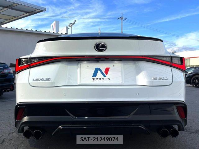 Lexus IS 2021-08 8036409-16