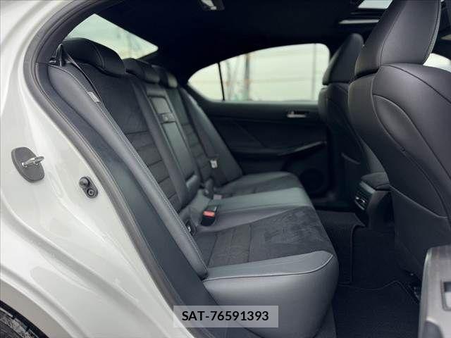 Lexus IS 2024-08 8100126-19