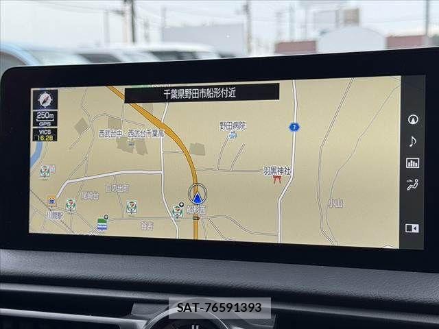 Lexus IS 2024-08 8100126-20