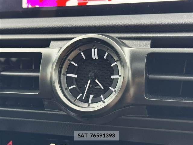 Lexus IS 2024-08 8100126-24