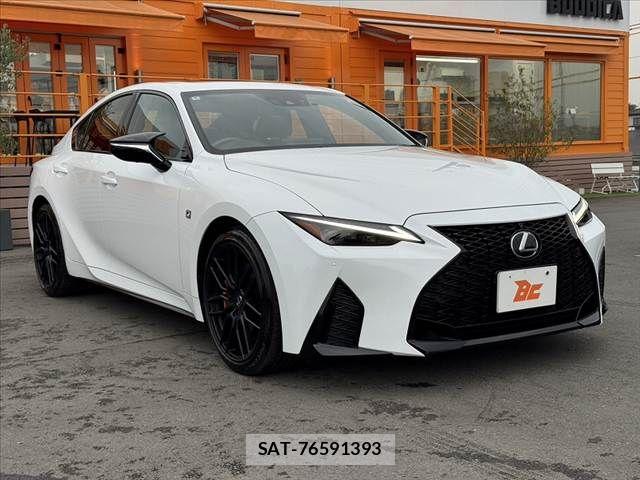 Lexus IS 2024-08 8100126-7