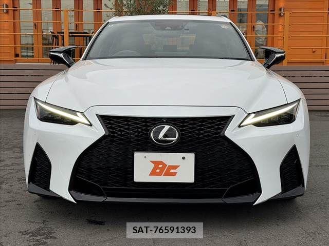 Lexus IS 2024-08 8100126-8