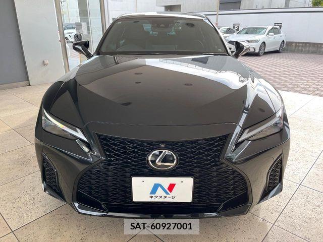Lexus IS 2023-09 8208359-13