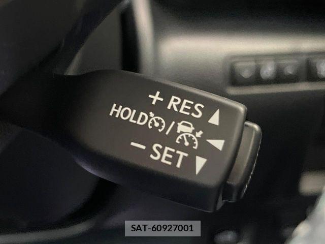 Lexus IS 2023-09 8208359-5
