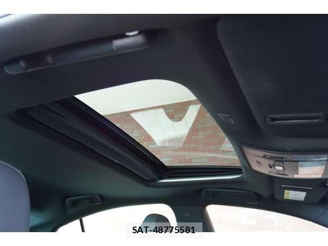 Lexus IS 2023-10 8208360-14