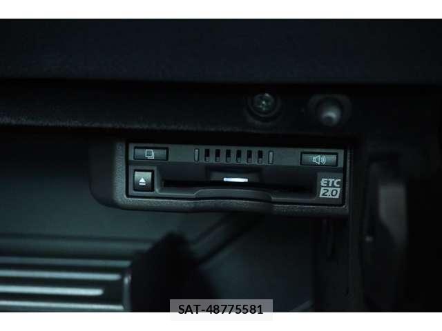 Lexus IS 2023-10 8208360-19