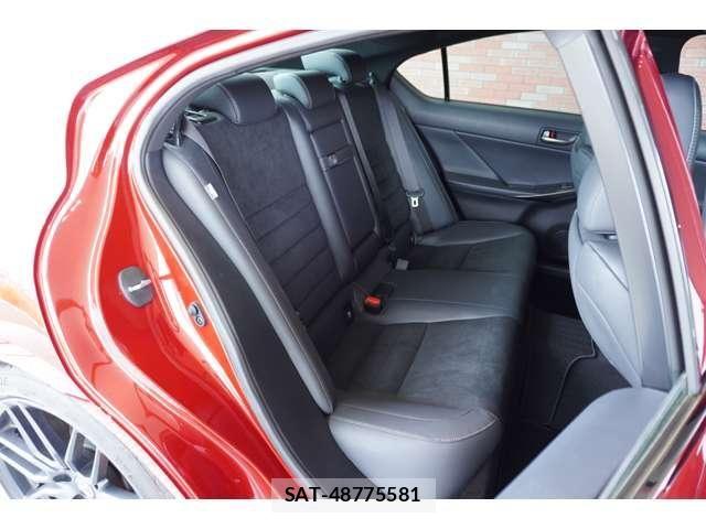 Lexus IS 2023-10 8208360-6