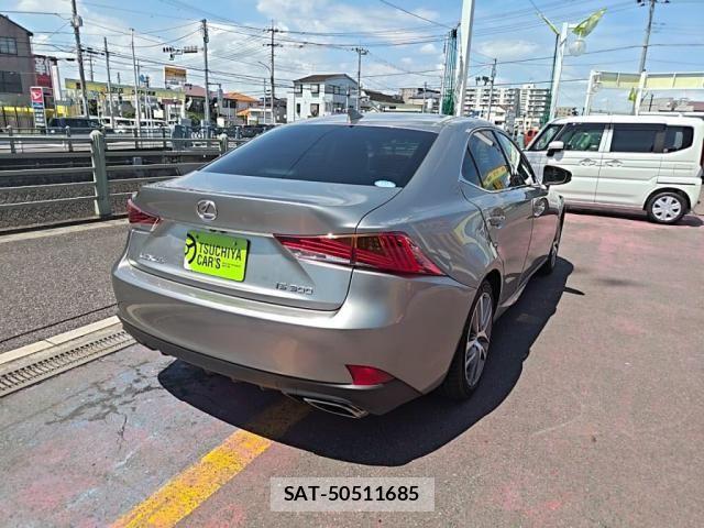 Lexus IS 2019-09 8208361-1