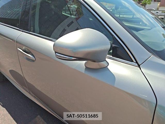 Lexus IS 2019-09 8208361-25