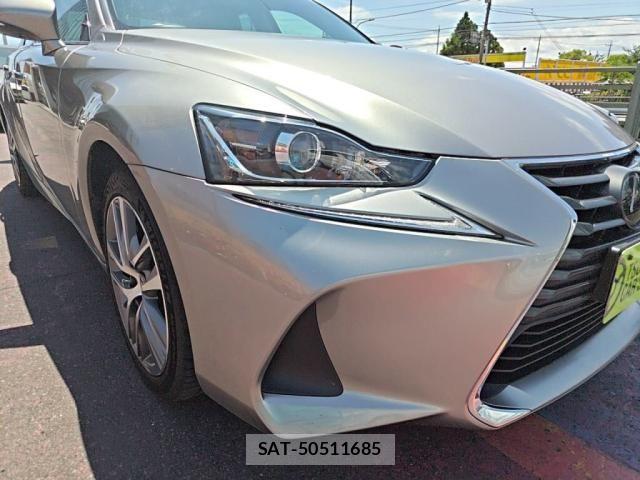 Lexus IS 2019-09 8208361-26