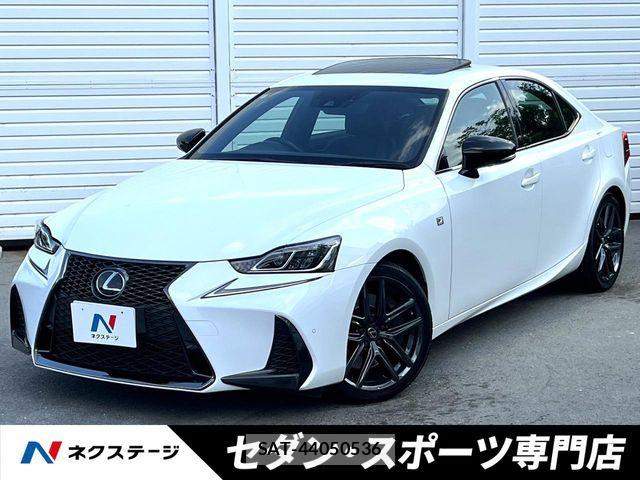 Lexus IS 2018-12 8230607-0
