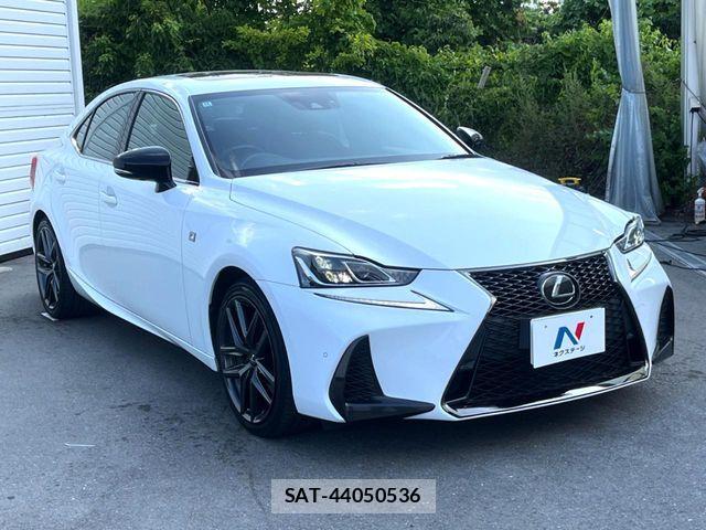 Lexus IS 2018-12 8230607-17
