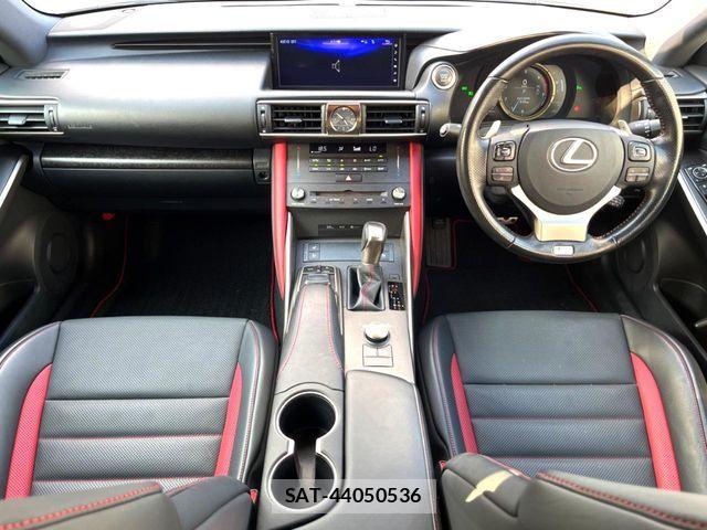 Lexus IS 2018-12 8230607-1