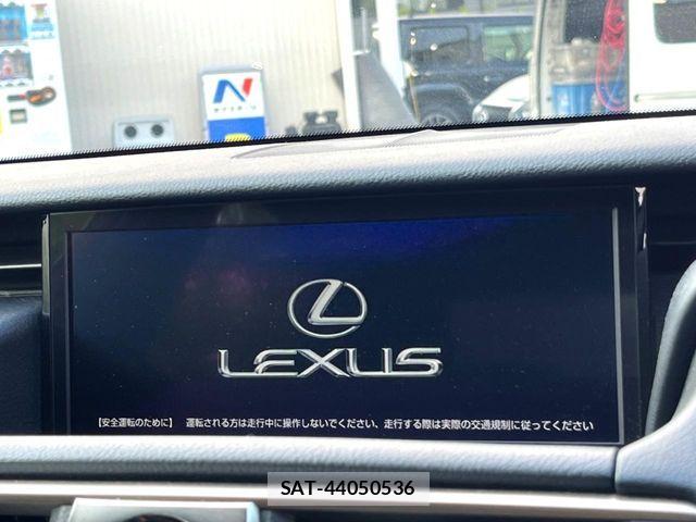 Lexus IS 2018-12 8230607-3