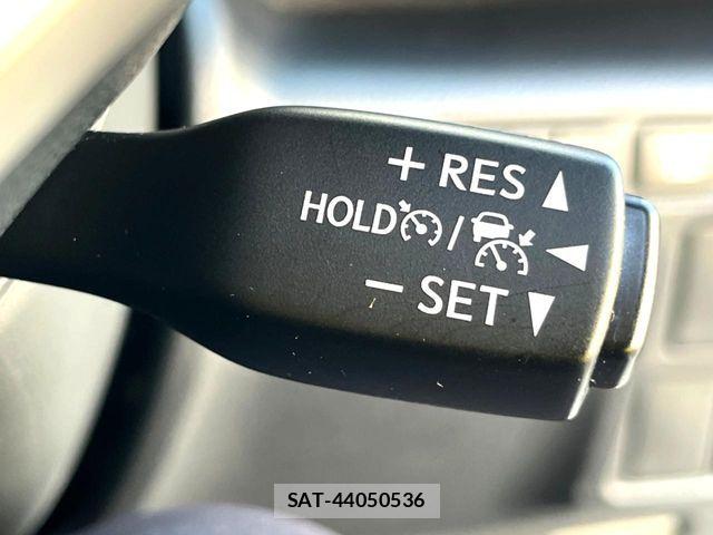Lexus IS 2018-12 8230607-5