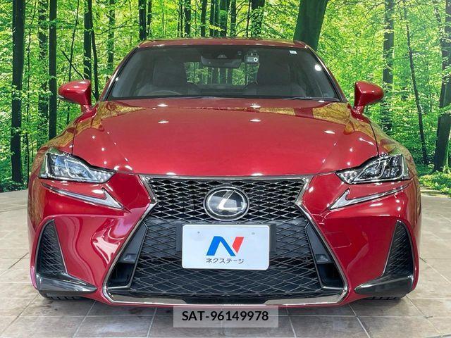 Lexus IS 2019-11 8245713-13
