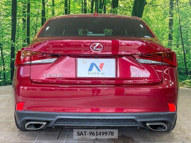 Lexus IS 2019-11 8245713-14