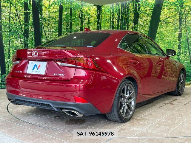 Lexus IS 2019-11 8245713-16