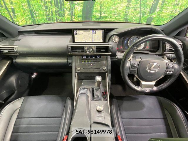 Lexus IS 2019-11 8245713-1
