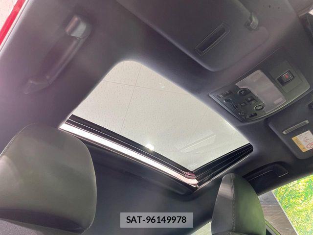 Lexus IS 2019-11 8245713-2
