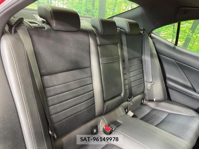 Lexus IS 2019-11 8245713-8