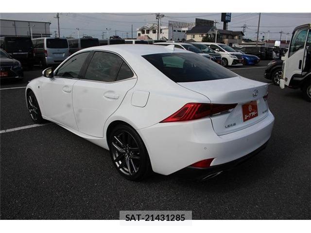 Lexus IS 2018-01 8315177-13