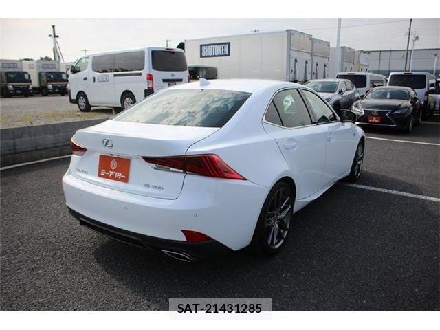 Lexus IS 2018-01 8315177-15