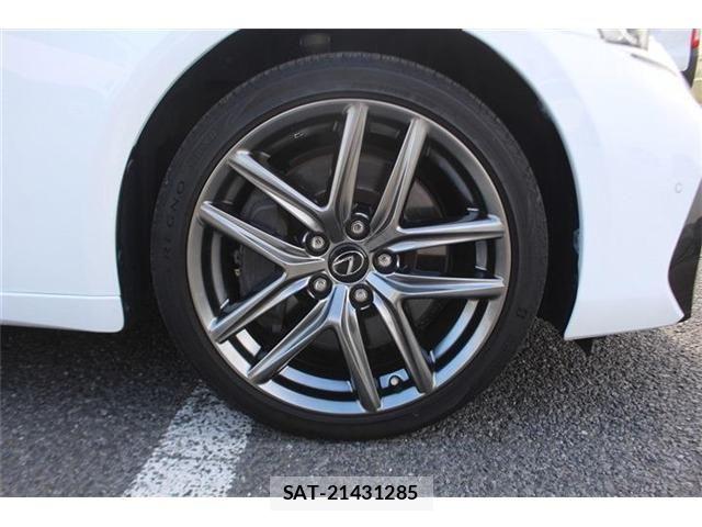 Lexus IS 2018-01 8315177-17