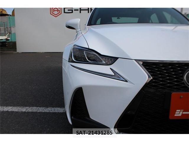 Lexus IS 2018-01 8315177-26