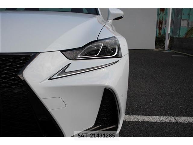 Lexus IS 2018-01 8315177-28