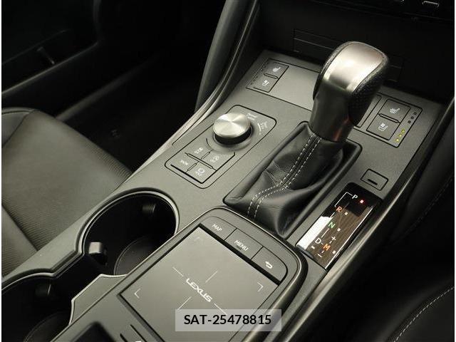 Lexus IS 2021-06 8315176-10