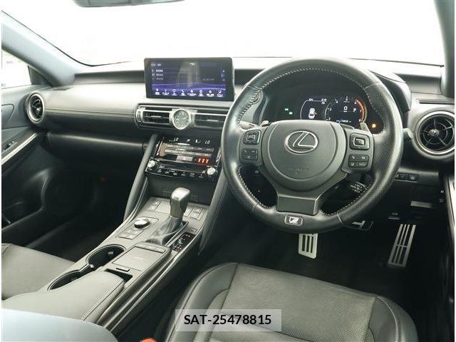 Lexus IS 2021-06 8315176-1