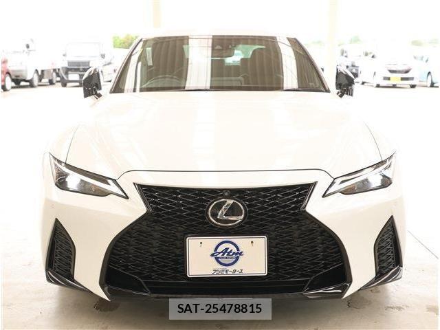 Lexus IS 2021-06 8315176-24