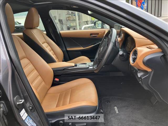 Lexus IS 2021-02 8336535-10