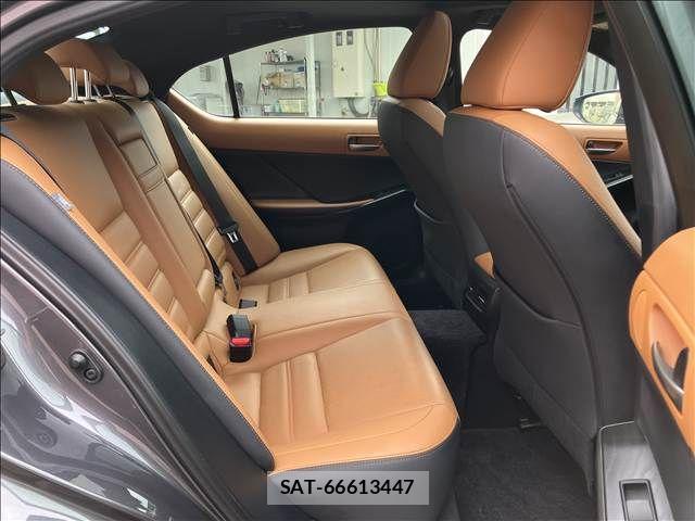 Lexus IS 2021-02 8336535-11
