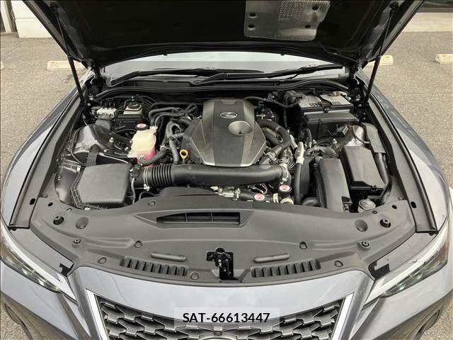 Lexus IS 2021-02 8336535-13