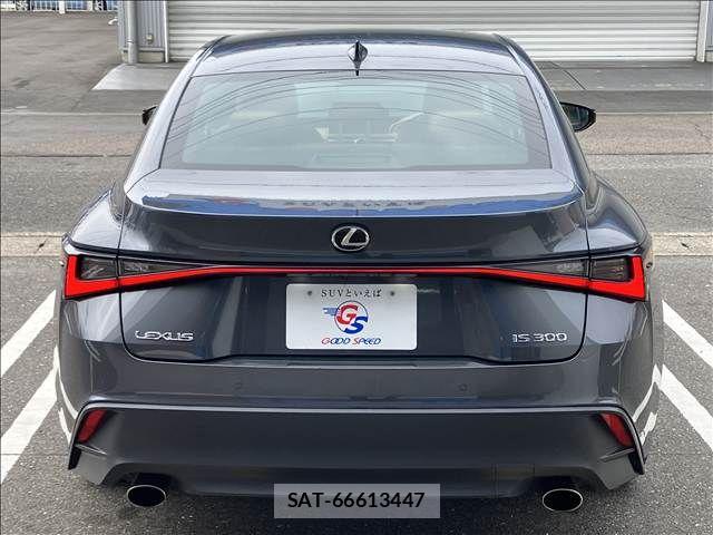 Lexus IS 2021-02 8336535-15