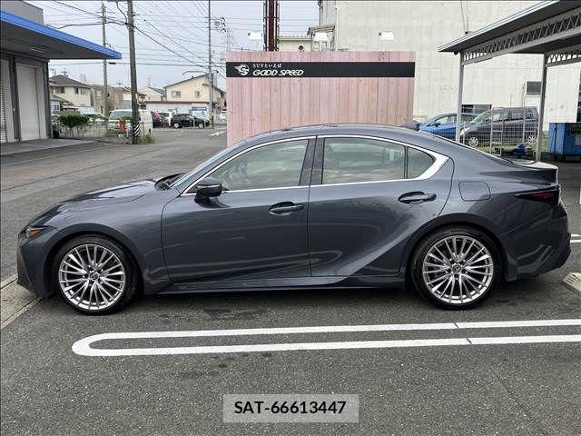 Lexus IS 2021-02 8336535-16