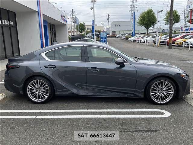 Lexus IS 2021-02 8336535-17