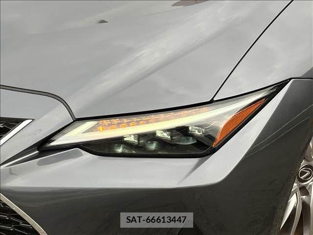 Lexus IS 2021-02 8336535-8