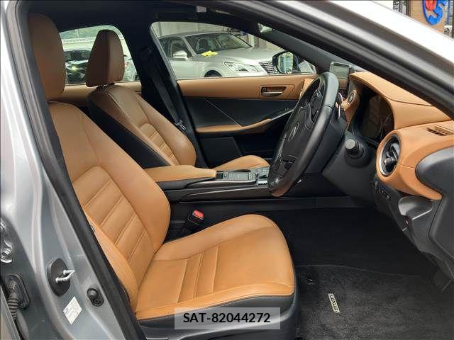 Lexus IS 2021-03 8336537-10
