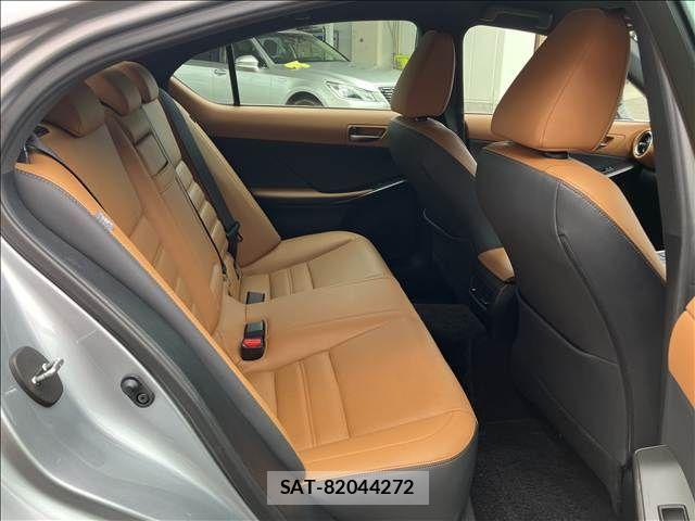 Lexus IS 2021-03 8336537-11