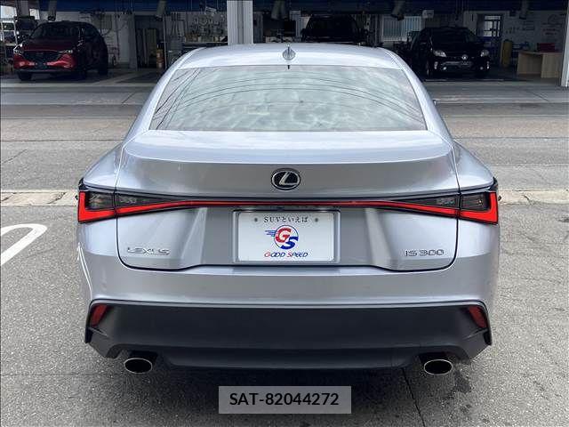 Lexus IS 2021-03 8336537-15
