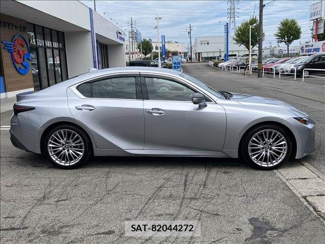 Lexus IS 2021-03 8336537-17