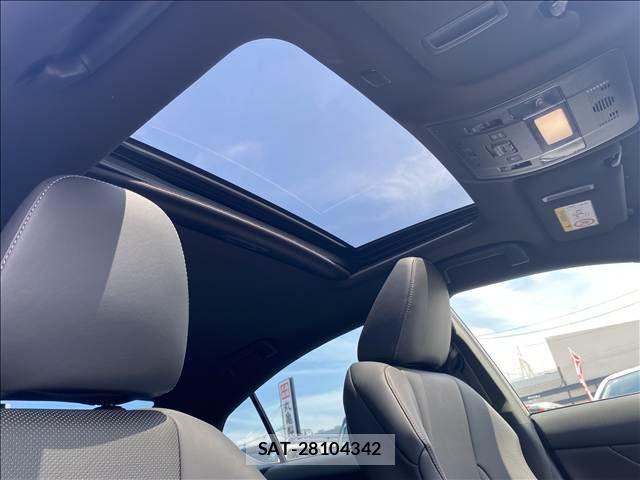 Lexus IS 2021-06 8336534-10