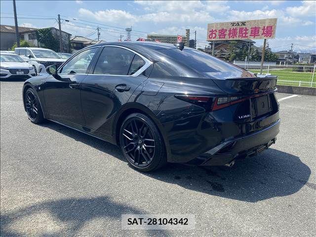 Lexus IS 2021-06 8336534-2