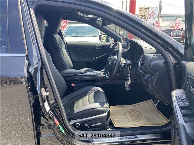Lexus IS 2021-06 8336534-3