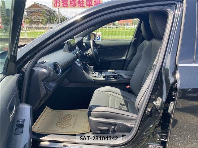 Lexus IS 2021-06 8336534-4
