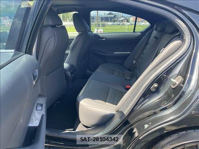 Lexus IS 2021-06 8336534-5