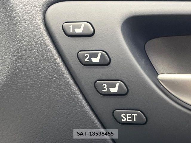 Lexus IS 2022-03 8366714-12